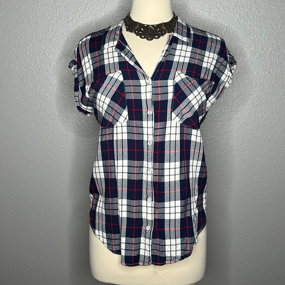 Small women’s Jach’s Girlfriend cap sleeve plaid button up shirt